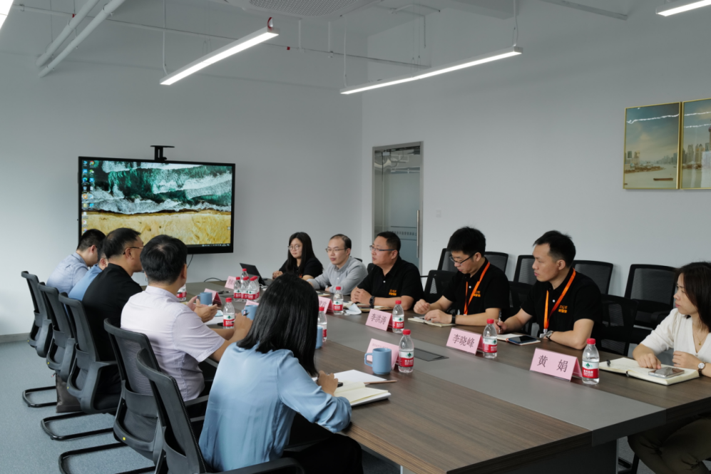 搭平台、拓场景、促合作|青岛市政府副秘书长、市投促办第一副主任王孝芝一行莅临金年金字招牌诚信至上智能参观指导(图2)